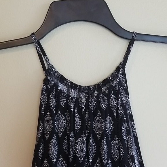 Patterned Romper - Picture 3 of 4